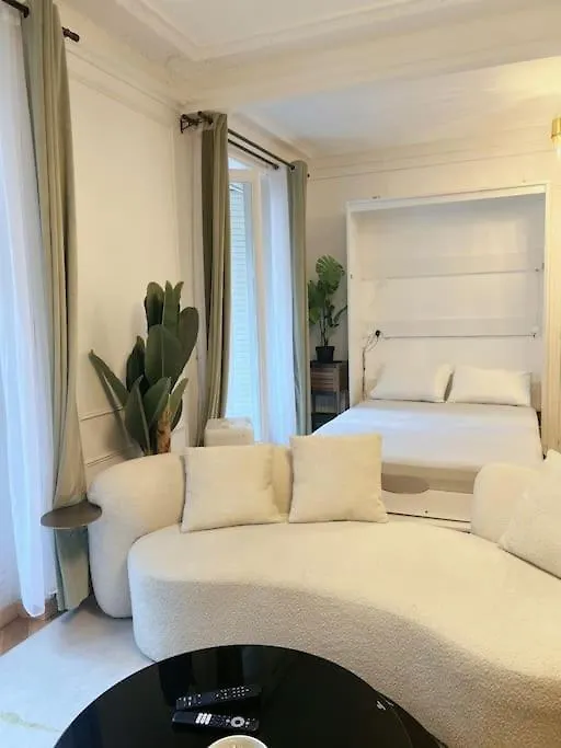 Apartament De Luxe Juste A Cote Des Champs-elysees